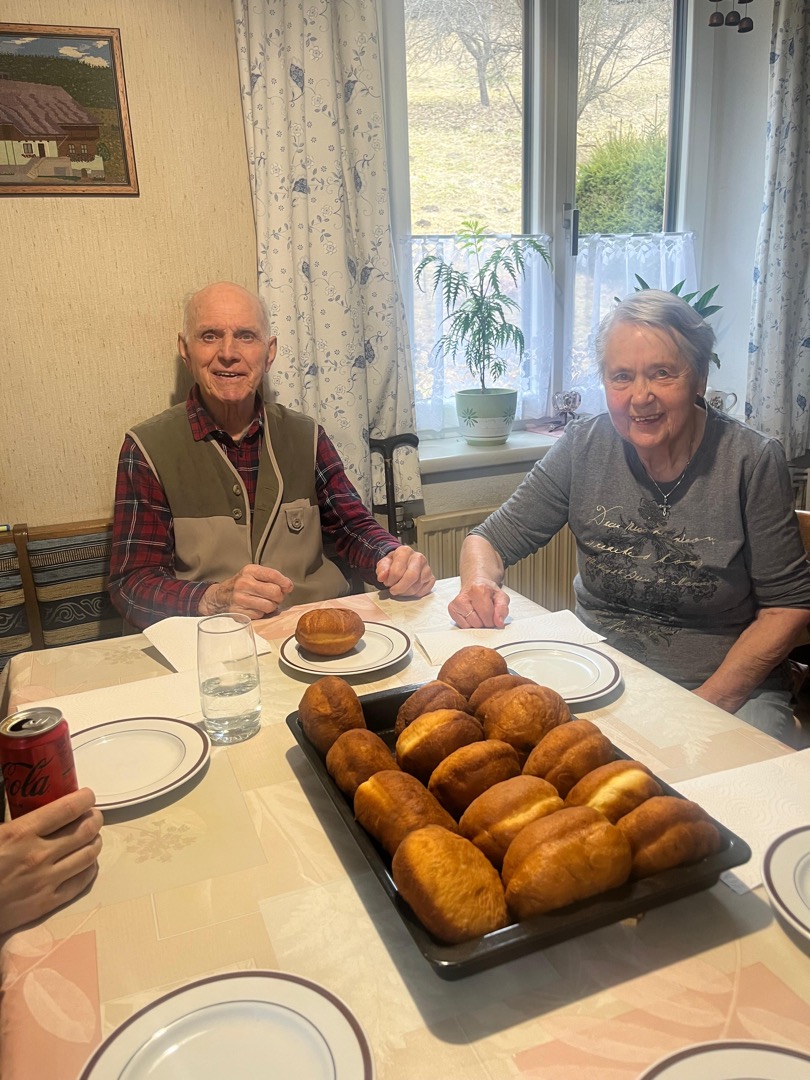 Geschützt: Fleischkrapfen Essen Oma